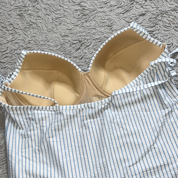 Old Navy Swimsuit Tie-Shoulder Striped Seersucker Underwire One Piece 4X New - Picture 4 of 5